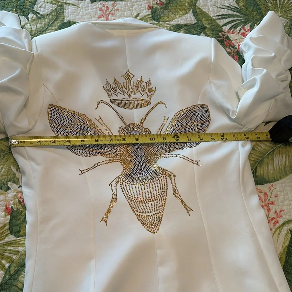 *Elegant Embellished White Blazer Jacket w Queen Bee Beaded Design Shawl Lapel - Picture 15 of 16